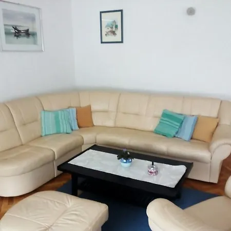 Rose Apartment